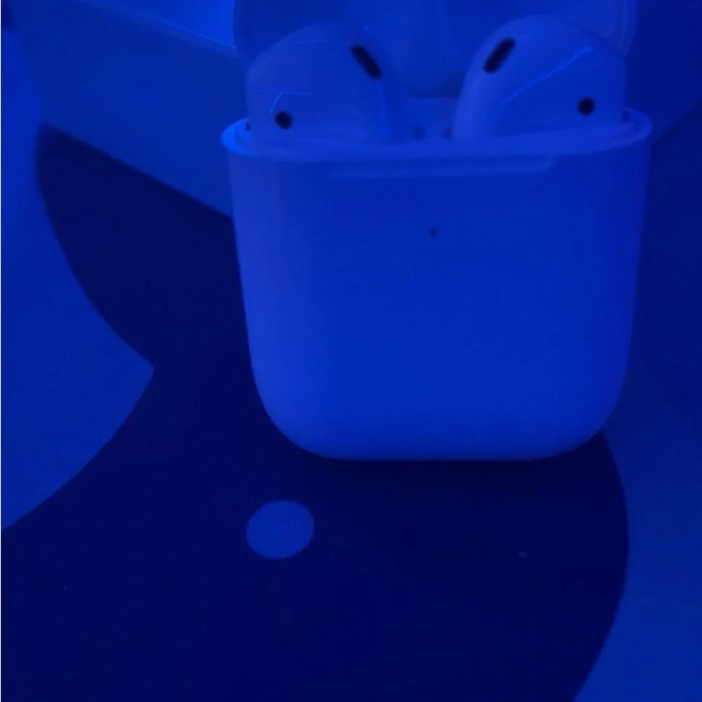 Apple Wireless Earbuds - White